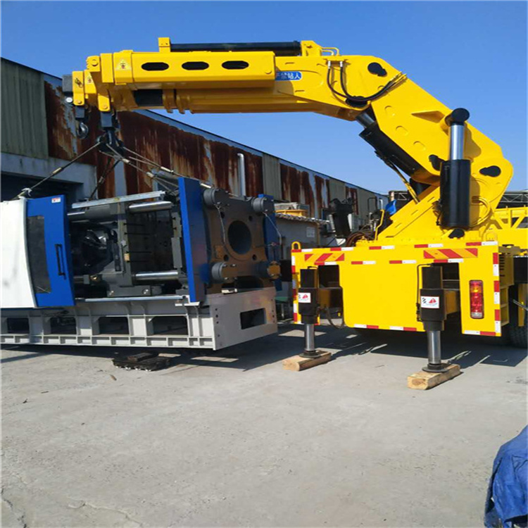 中原 大吨位折臂吊出租费用解析：一小时租赁多少钱