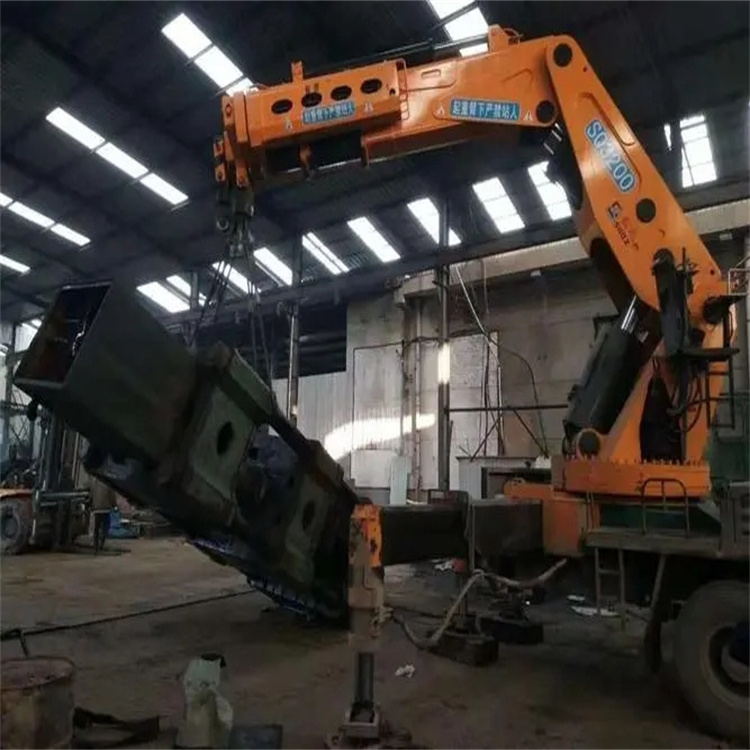 中原130吨折臂吊车出租吊机租赁附近电话