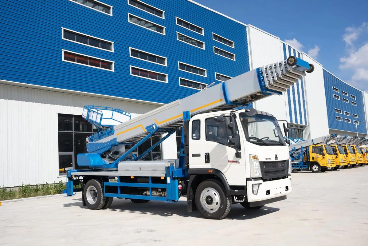 中原出租云梯车高空作业车 建筑垃圾搬运